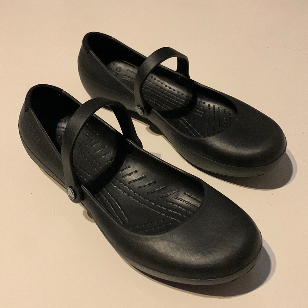 Women’s Crocs Alice work slip on size 9